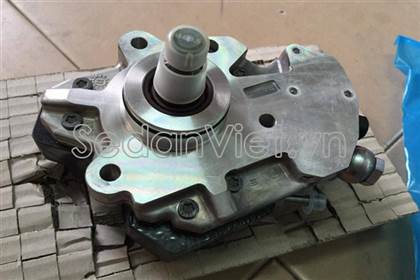 bom-cao-ap-2-5-ford-everest-we0113800a-chinh-hang