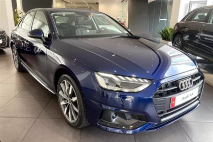 Audi A4 Avantgarde _ AT 