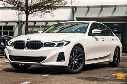 BMW 320i Sport Line LCI _ AT 