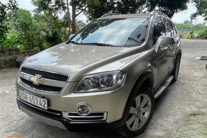 Chevrolet Captiva LT 2.4 MT 