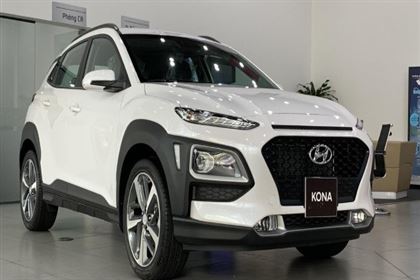 Hyundai Kona Base 2.0 AT 