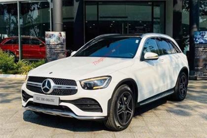Mercedes-Benz GLC 300 _ AT 