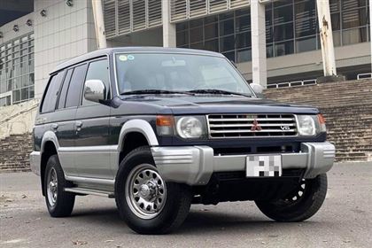Mitsubishi Pajero V33 V33 3.0 MT 