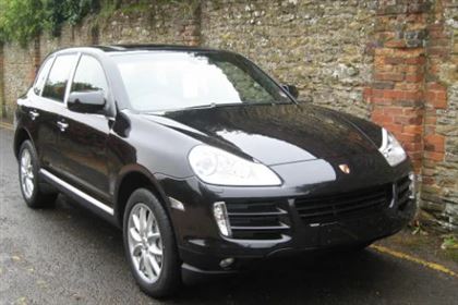 Porsche Cayenne Basic _ AT 