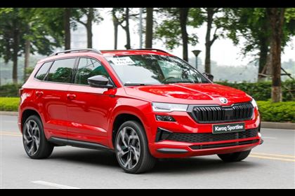 Skoda Karoq Sport Line _ AT 