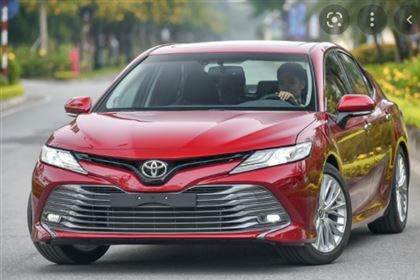 Toyota Camry E 2.0 CVT 