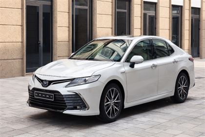 Toyota Camry Q 2.5 CVT 