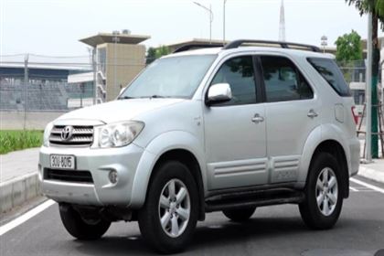 Toyota Fortuner G 3.0 MT 