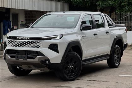 Toyota Hillux Standard _ MT 