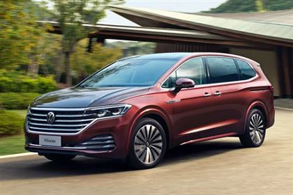 Volkswagen Viloran Luxury _ AT 