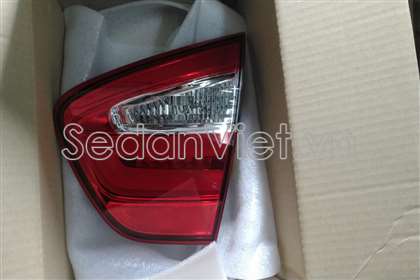 Đèn hậu miếng trong trái có led - 5 cửa Kia Rio 924031w250 chính hãng