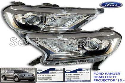 Đèn pha phải - có bexenon Ford Ranger EB3B13W030PL giá rẻ