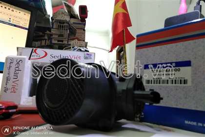 Cảm biến lưu lượng khí nạp 0281002554