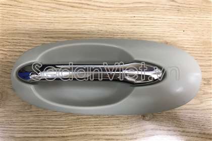 Tay mở cửa ngoài sau 0K53B73410