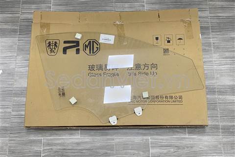 Kính cánh cửa trước