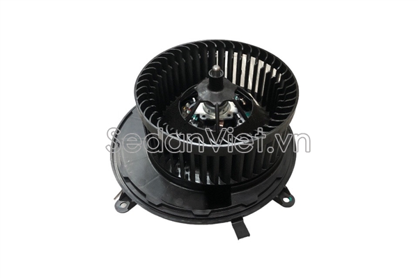 Quạt gió điều hòa trong xe 10264930