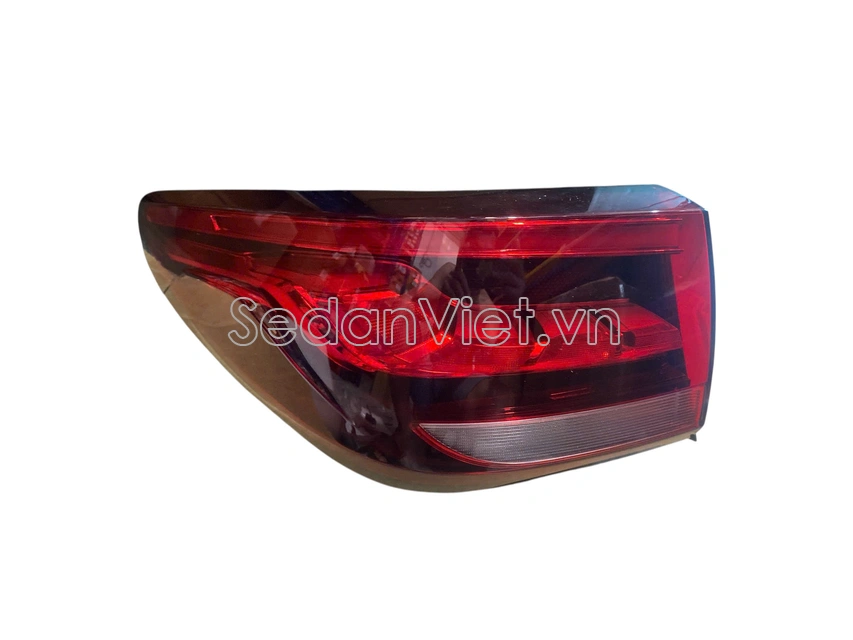 Đèn hậu ngoài trái