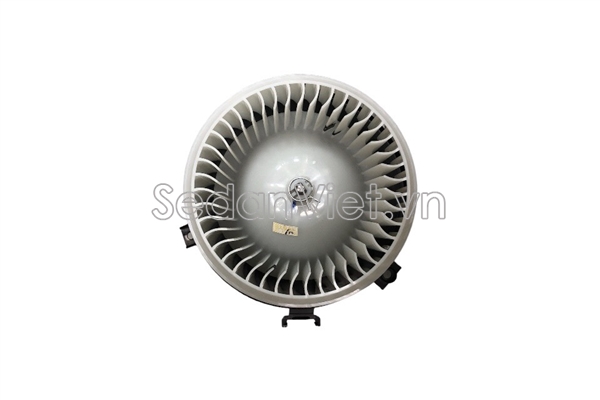 Quạt gió điều hòa trong xe 10632429