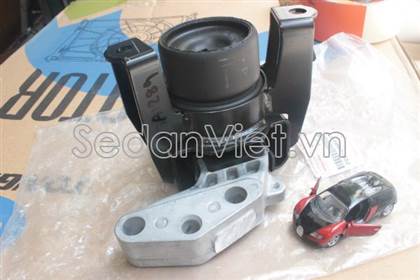 Cao su chân máy phải 1161058MA0