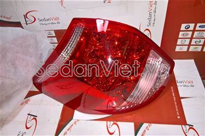 Vỏ đèn hậu trái 116198011