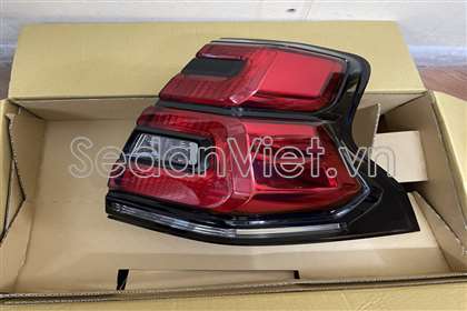 Vỏ đèn hậu phải Toyota Land Cruiser Prado 2018-2021