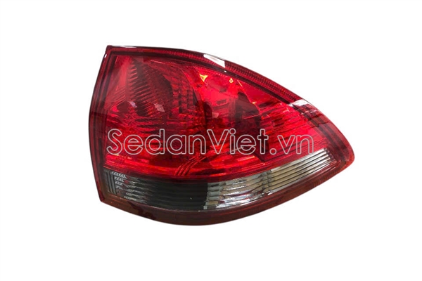 Đèn hậu ngoài phải Mitsubishi Pajero sport 2013-2015