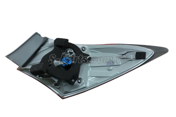 Vỏ đèn hậu trái 11C476062B