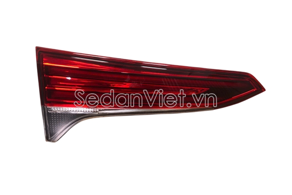 Đèn hậu trong trái Toyota Fortuner TRD 2019-2022