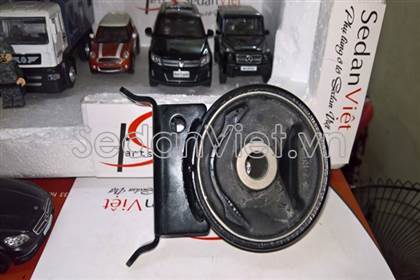 Chân máy trước Toyota Vios 2003-2006