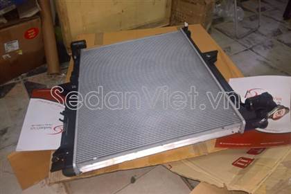 Két nước dùng cho xe Mitsubishi Triton 2005-2009