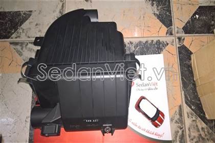 Hộp lọc gió có đựng lọc 1370058M10