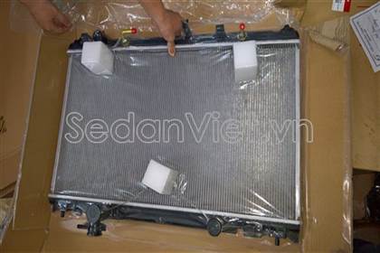 Két nước Toyota Camry LE 2002-2004