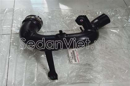 Ống hút gió két turbo 173620L020