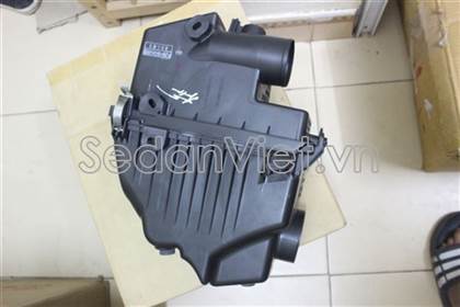 Hộp lọc gió động cơ có đựng lọc Toyota Yaris 2014