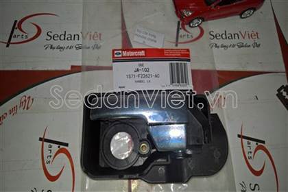 Tay mở cửa trong trước Ford Mondeo 2005