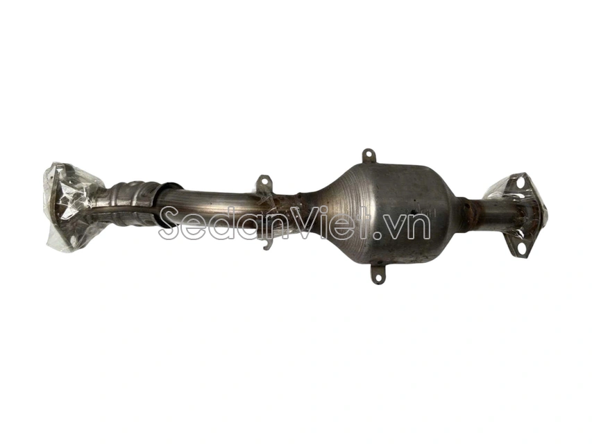 Bầu trung hòa khí xả dùng cho xe Mitsubishi Xforce 2023-2025