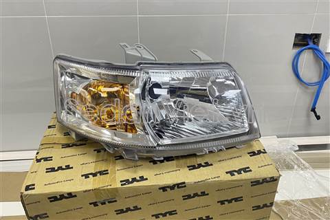 Vỏ đèn pha phải 20C375056B