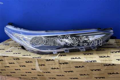 Vỏ đèn pha phải 20G595A62B