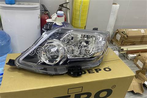 Vỏ đèn pha trái Toyota Fortuner 2011-2014