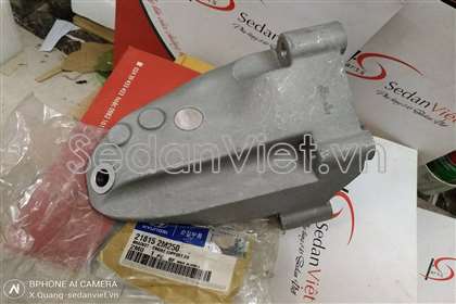 Giá bắt chân máy Hyundai Genesis Coupe 2008-2012