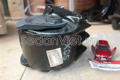 Cao su chân máy trái 218302P500