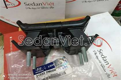Cao su đuôi hộp số 218322M050