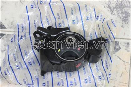 Chân máy trước Kia Cerato 2006-2007