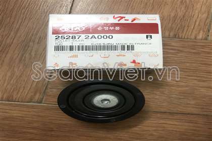 Puly tỳ dây curoa tổng Kia Rondo 2015-2017