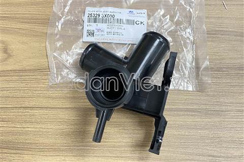 Cổ đổ nước vào két nước Kia K3 2013-2016