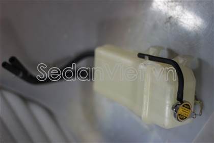 Bình nước phụ 254314A400