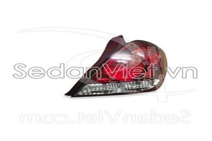 Đèn hậu Nissan Sunny 2010