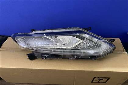 Vỏ đèn pha phải 260104CC4C