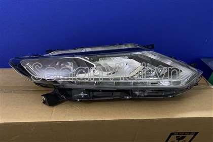Vỏ đèn pha phải 260104CC4C