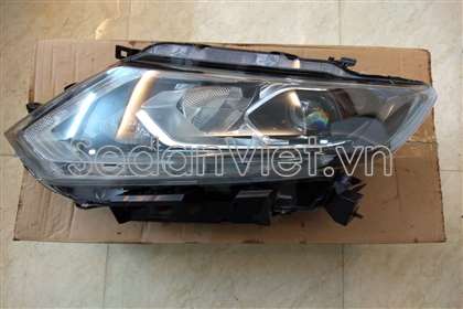 Vỏ đèn pha phải 260104CC6C